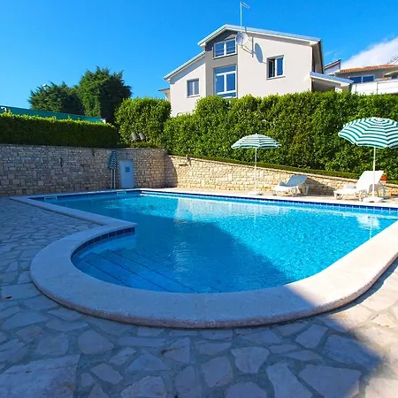 Pool 624 شقة بولا