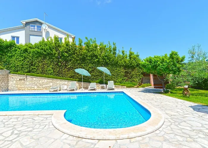 Apartment Pool Apartments 624 *