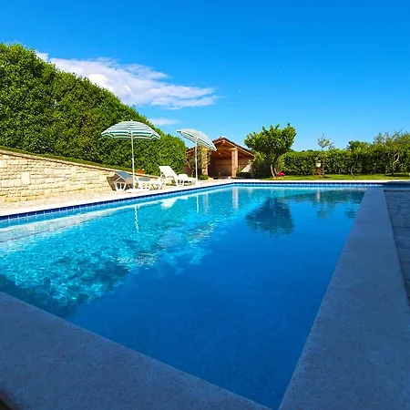 Pool Apartments 624 *