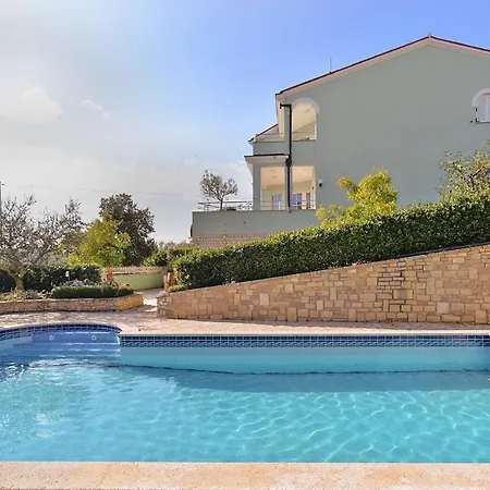 Pool Apartments 624 * Pula