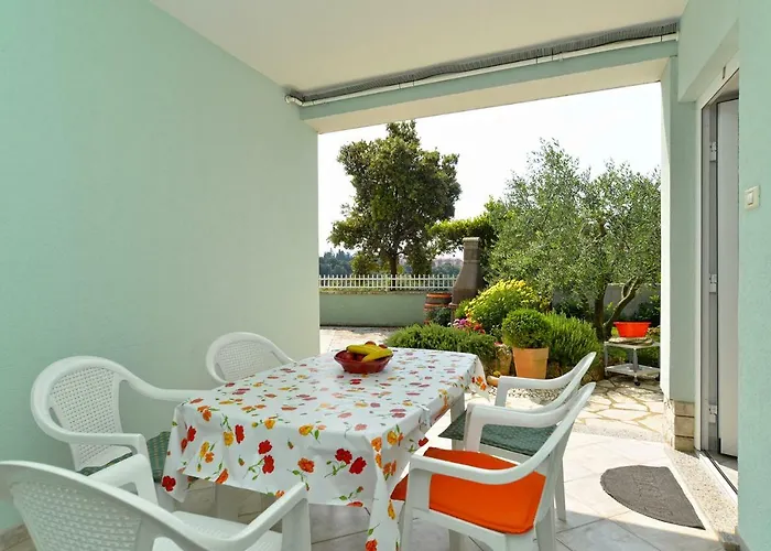 Apartment Pool Apartments 624 *