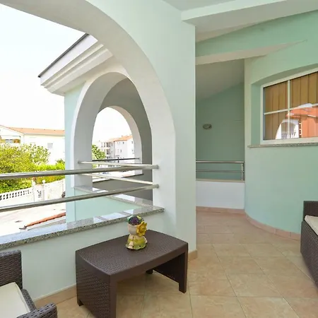 アパート Pool 624